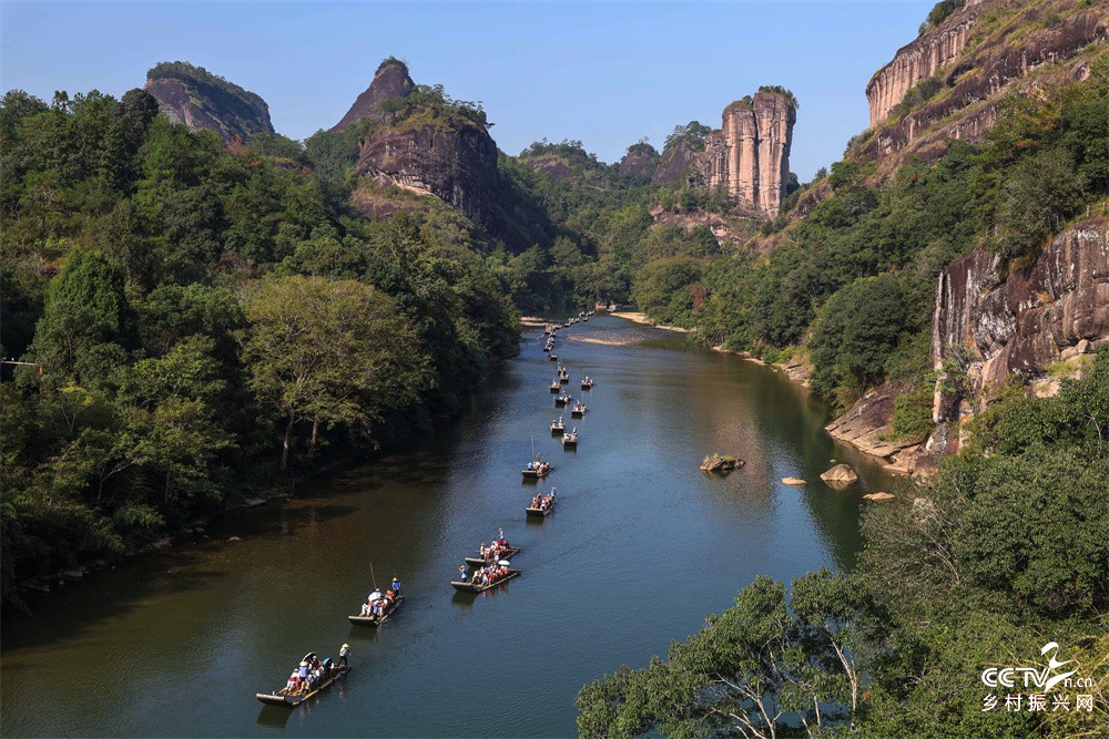 武夷山国家公园九曲溪漂流迎客来