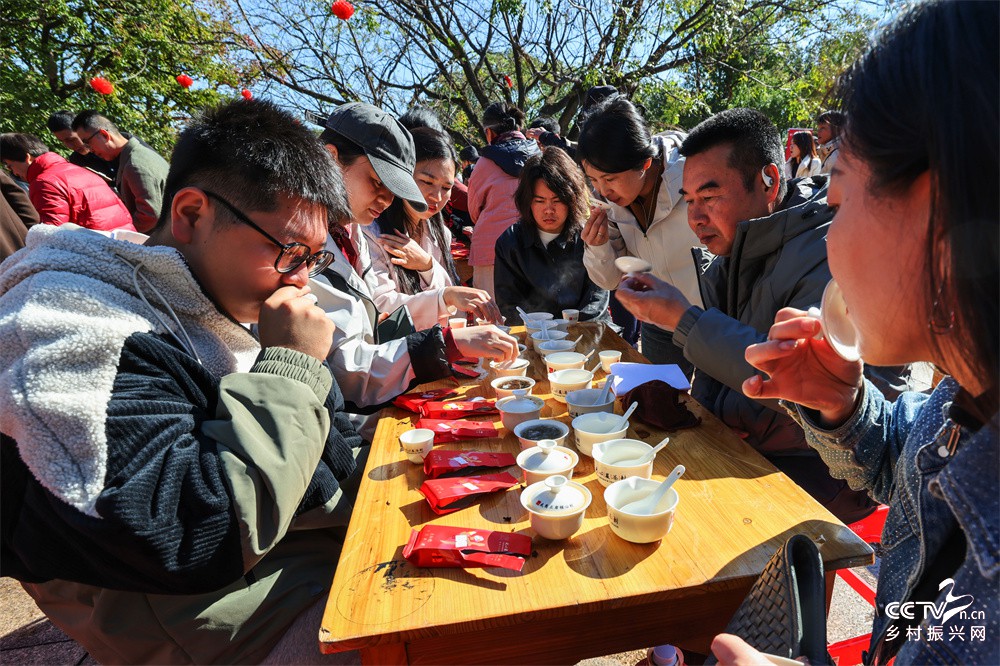 福建武夷山：天心村举办武夷正岩核心村···