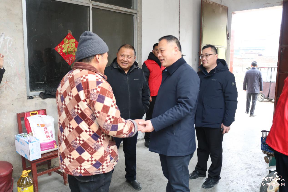 新春送暖，情系社区！梁园区城市管理局···