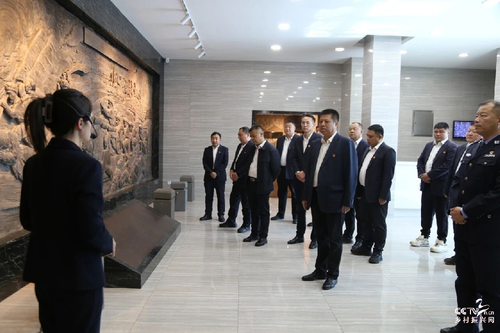 泰来农场：走进江桥纪念馆 感悟初心践···