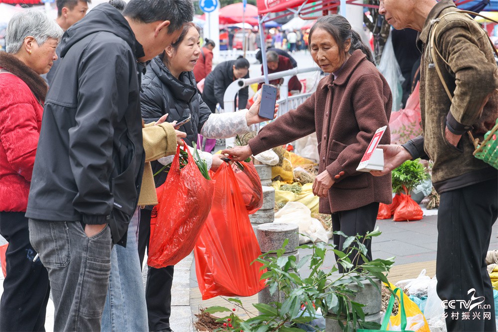 福建：武夷山“蜡烛会”，百年不衰乡间···