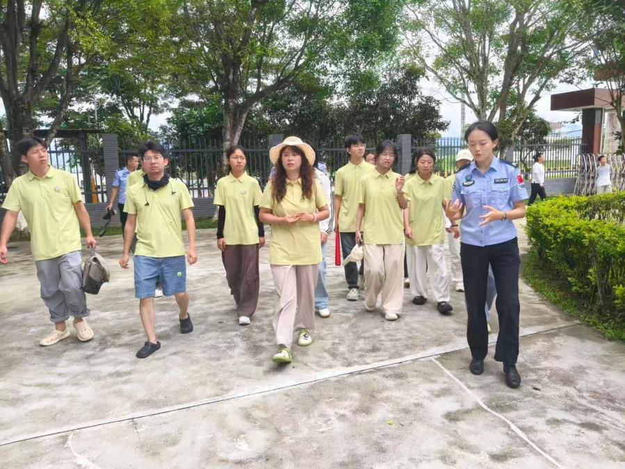 云南机电职业技术学院“彩云逐光，助农···