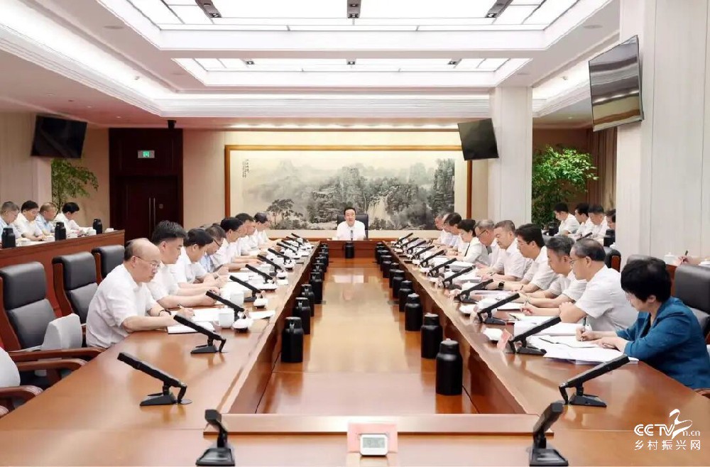 浙江省委常委会召开会议 认真学习贯彻···